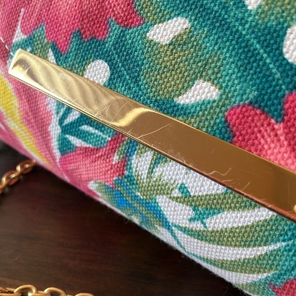 MMS Design Studio- Hawaiian themed floral crossbody/shoulder bag-metal chain - Picture 3 of 10